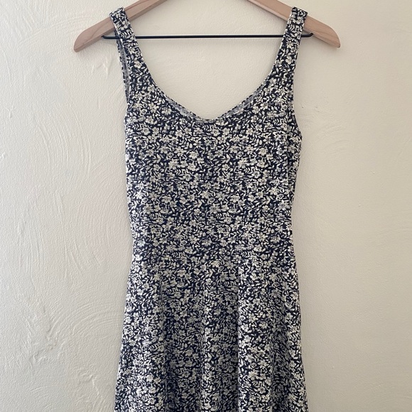 *SOLD* Hollister Floral Crossover Skater Dress - Picture 2 of 5